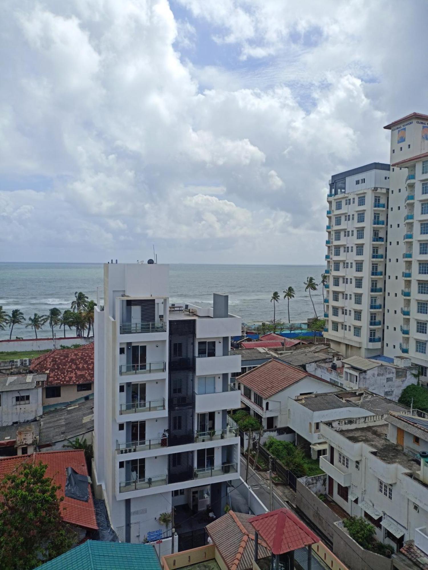 Marine Breeze Wellawatte Apartment Colombo Exterior photo