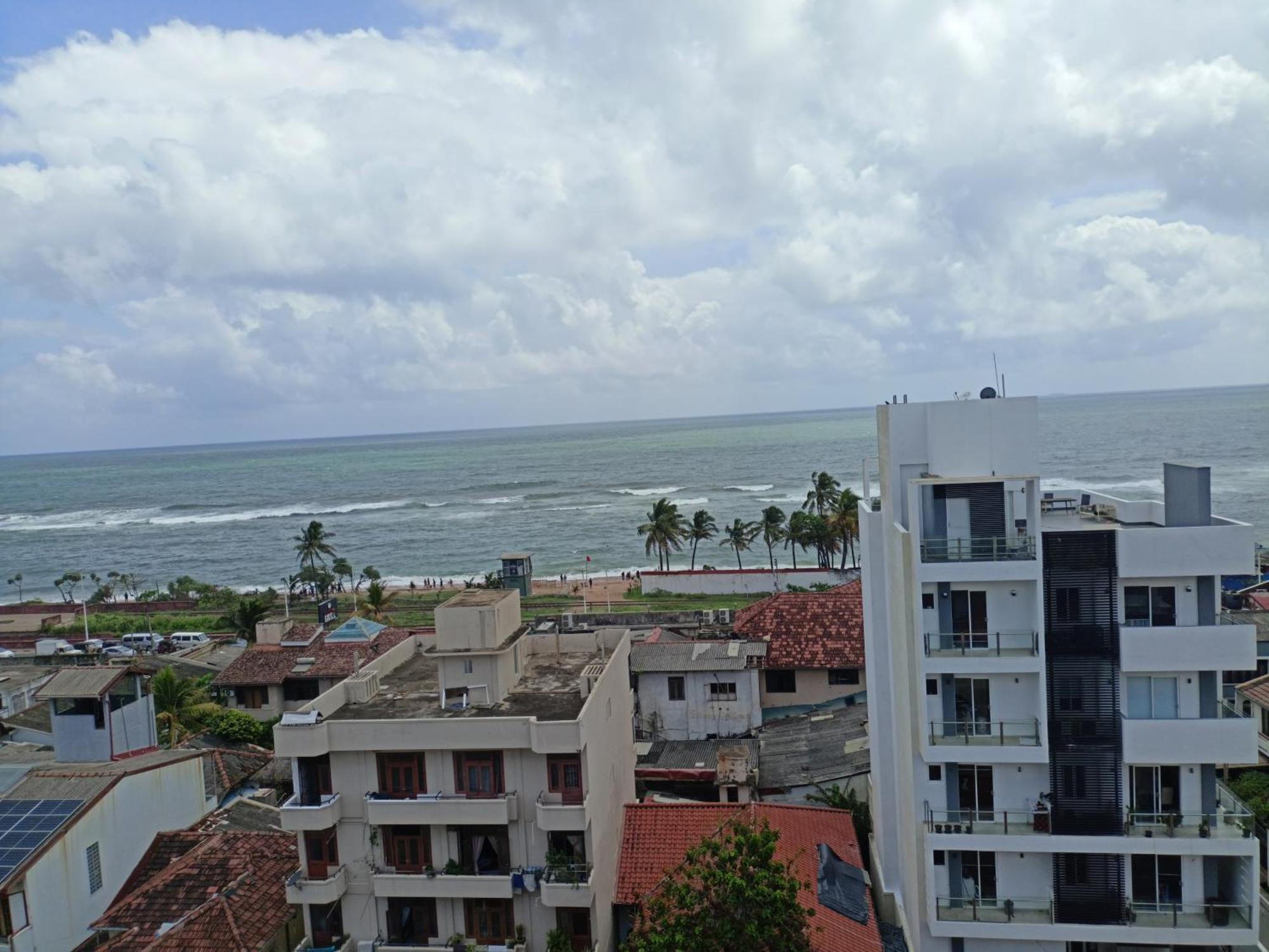 Marine Breeze Wellawatte Apartment Colombo Exterior photo