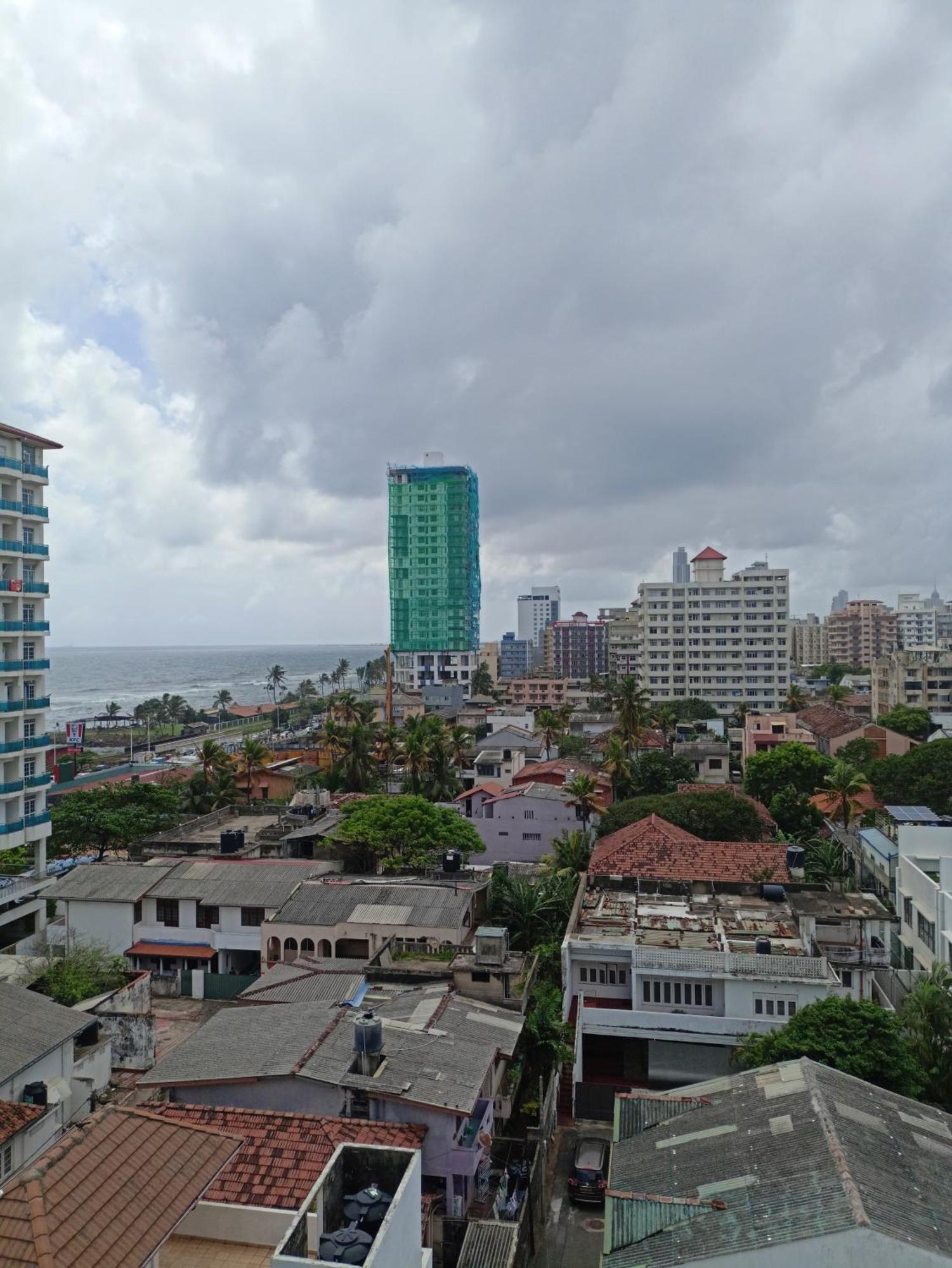 Marine Breeze Wellawatte Apartment Colombo Exterior photo