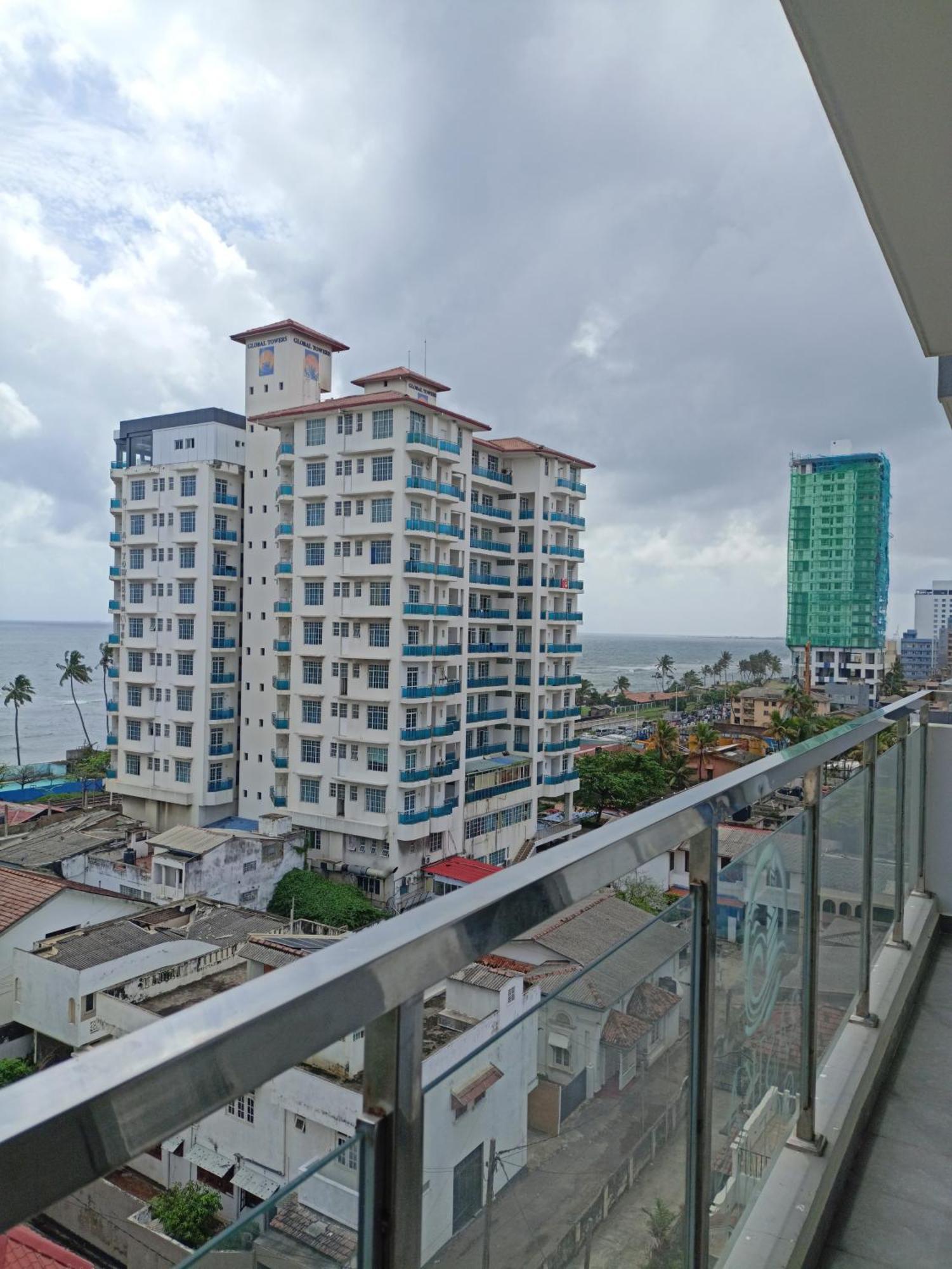 Marine Breeze Wellawatte Apartment Colombo Exterior photo