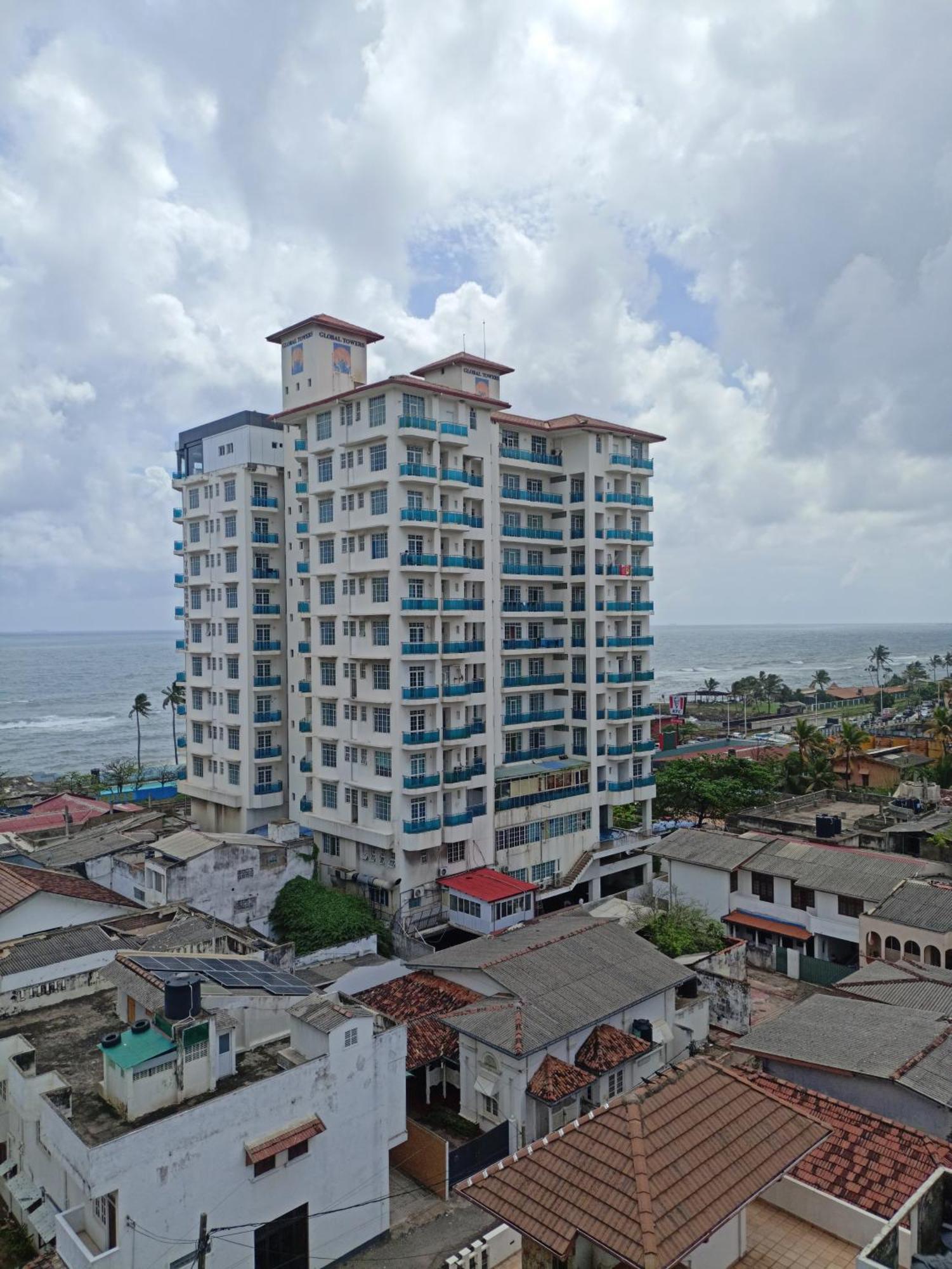 Marine Breeze Wellawatte Apartment Colombo Exterior photo