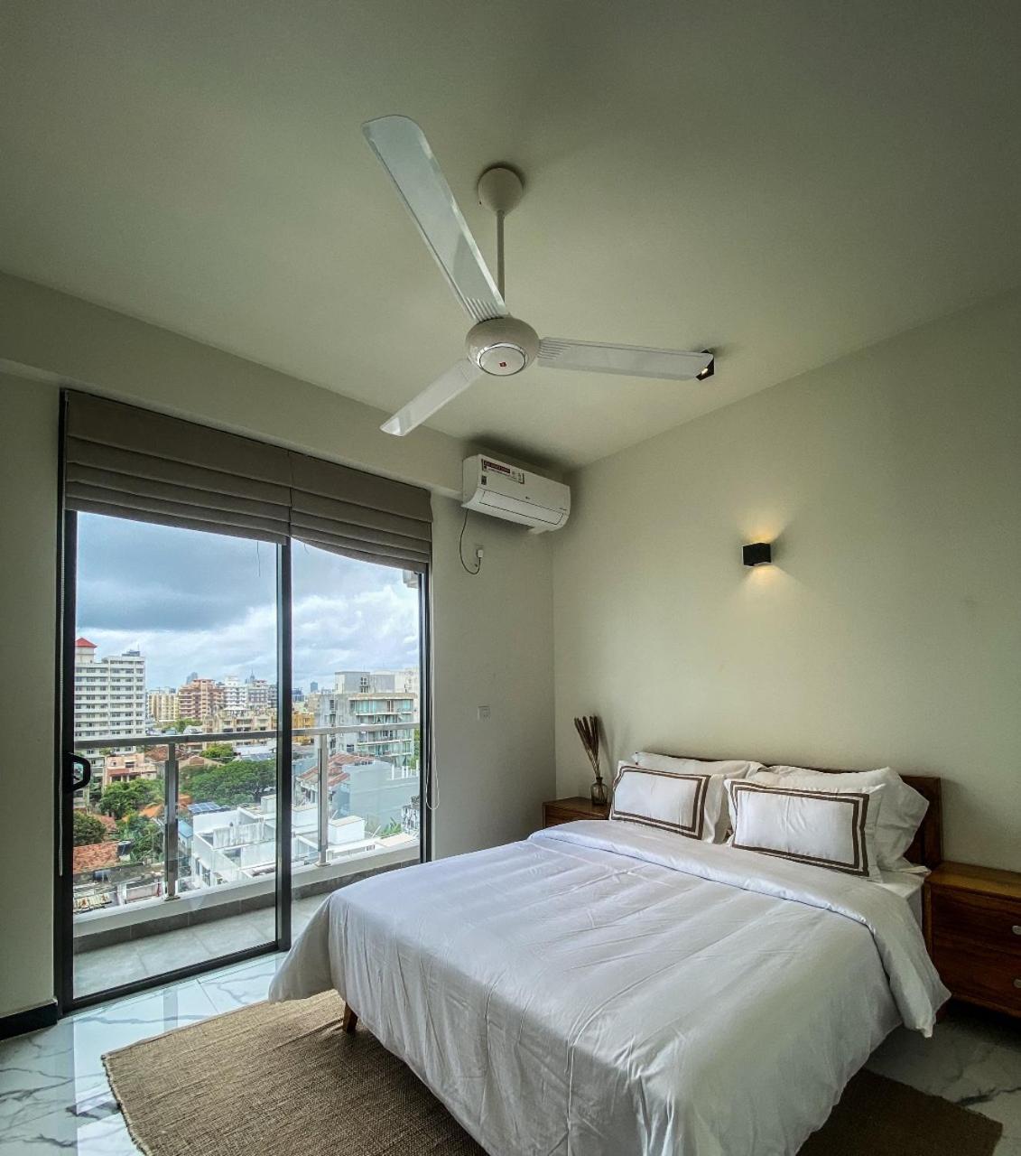 Marine Breeze Wellawatte Apartment Colombo Exterior photo