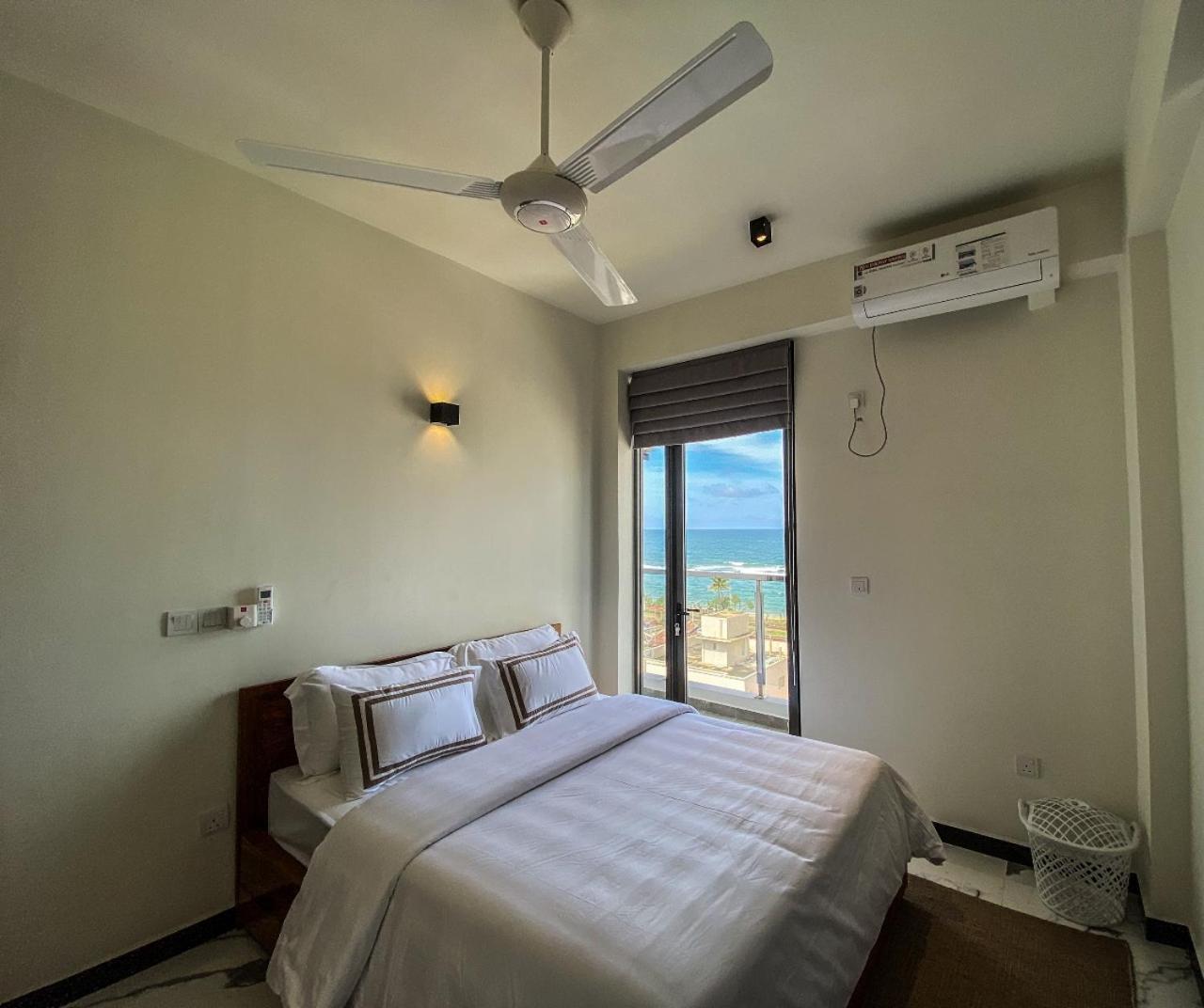 Marine Breeze Wellawatte Apartment Colombo Exterior photo